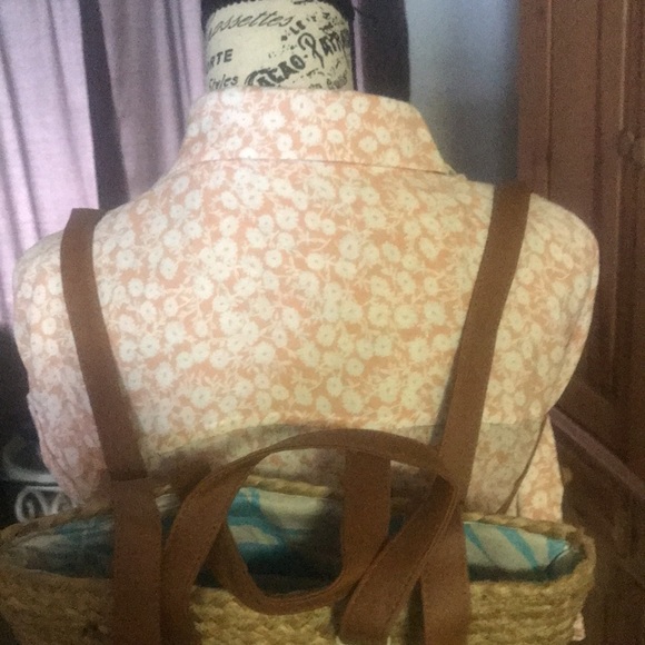 THE SHORE BREAK PICNIC COOLER! - Picture 9 of 12